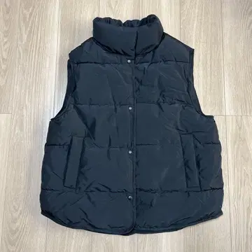 H&M 블랙 퀼팅 다운 베스트