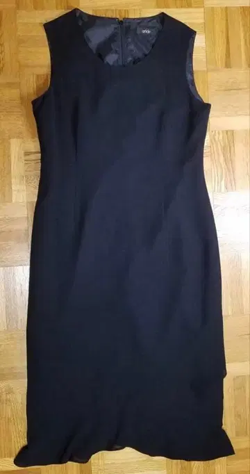 article 아티클 원피스 블랙 타이트 드레스 슬리브리스