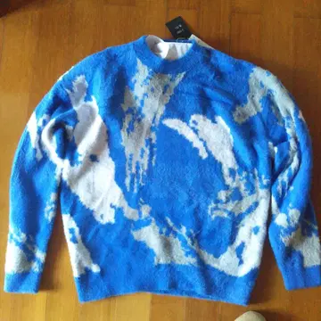 아줄바이마우지 스웨터 파랑과 화이트 패턴 F 사이즈 미착용 새상품