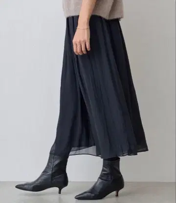 베스트셀러 정가 2만 2천 비어즐리 주름 쉬폰 개더 팬츠 블랙