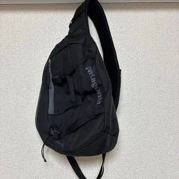 patagonia Atom 8L 블랙 숄더백