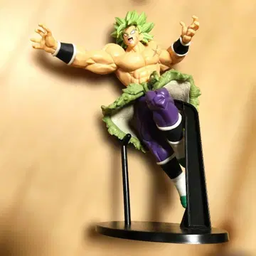 드래곤볼 브로리 피규어