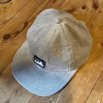 Patagonia 베이지 코듀로이 캡