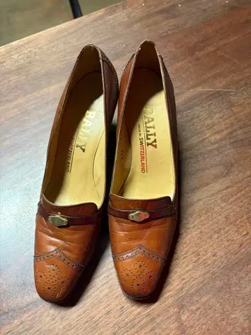 BALLY 브라운 하이힐 42