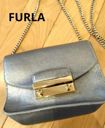 [ FURLA ] *정품* 실버 숄더백