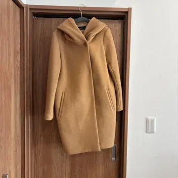 저널 스탠다드 후드 부착 코트