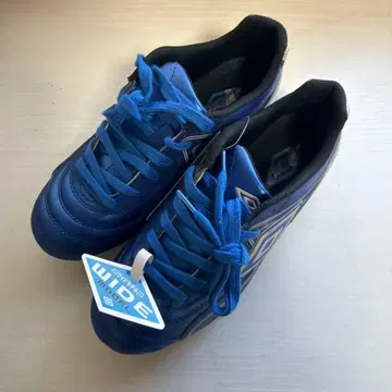 Umbro Milton III JR 축구화 5