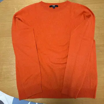 UNIQLO 캐시미어 오렌지 크루넥 긴팔