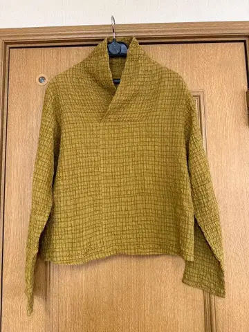 요건 레일 올리브 그린 V넥 긴팔 셔츠