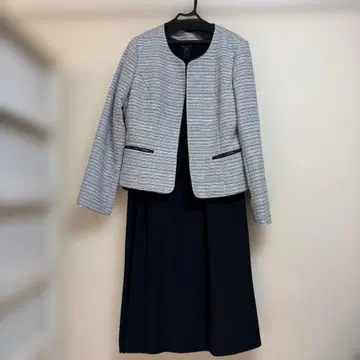 자켓과 네이비 드레스 세트