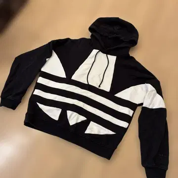 adidas 후드 부착 후드티 블랙/화이트