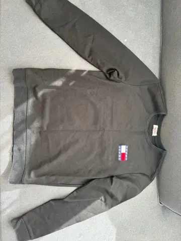 타미힐피거 블랙 맨투맨 M