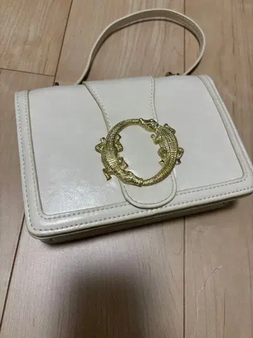 ZARA 화이트 숄더백