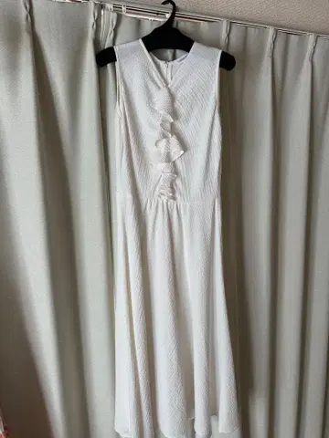 캘빈 클라인 화이트 프릴 드레스 사이즈 2