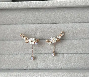 K10 사만다 티아라 플라워 모티브 귀걸이 (양쪽 귀용)