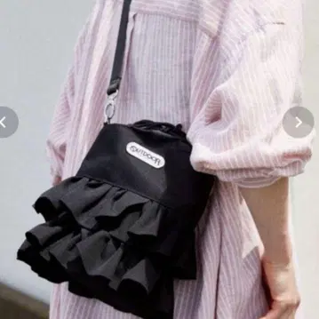 프릭스스토어 x 아웃도어 프릴 숄더백