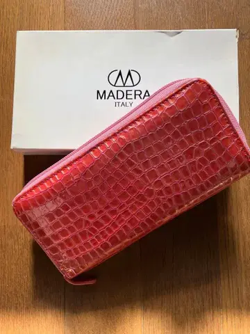 MADERA 핑크 크로커다일풍 장지갑 ITARY 미사용 새상품
