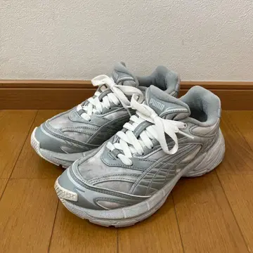 PUMA 벨로 퍼시스 스니커즈