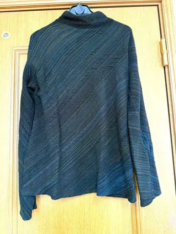 요건 레일 터틀넥 스웨터