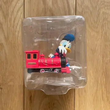 도널드 덕 기차 피규어