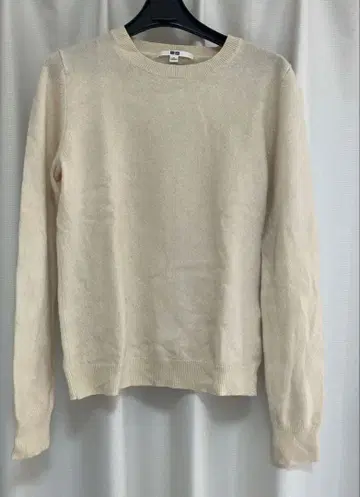 새상품급 UNIQLO 캐시미어 100% 상의