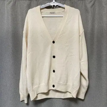 아이보리 V넥 가디건
