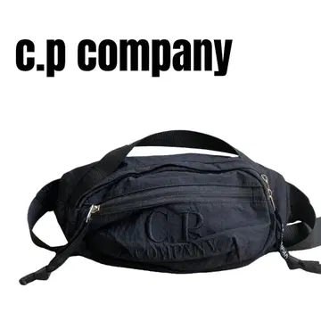C.P. 컴퍼니 플레인 페이퍼 블랙 바디백