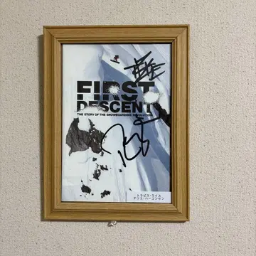FIRST DESCENT 사인 포함 팜플렛 프레임 포함