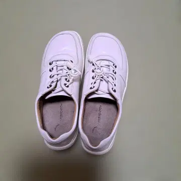 낙족당 24cm 4E 가죽 화이트 스니커즈