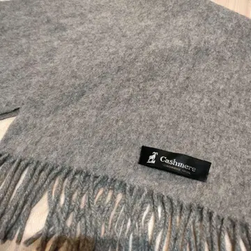 프린지 달린 그레이 캐시미어 머플러