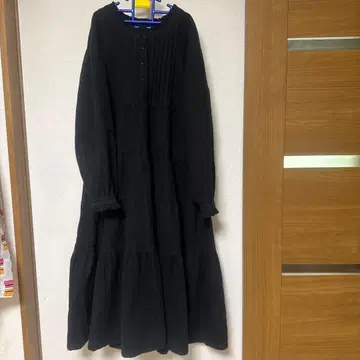 2025년 핑크하우스 플란넬 원단 티어드 원피스 블랙