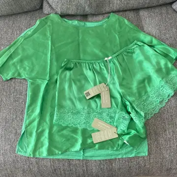 새상품 intimissimi 실크&모달 상의와 숏팬츠 세트