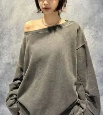 [MOUSSY] 오프숄더 맨투맨 상의