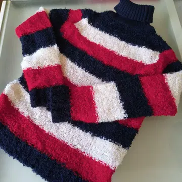 여성용 터틀넥 스웨터 보더 트리콜로르 컬러