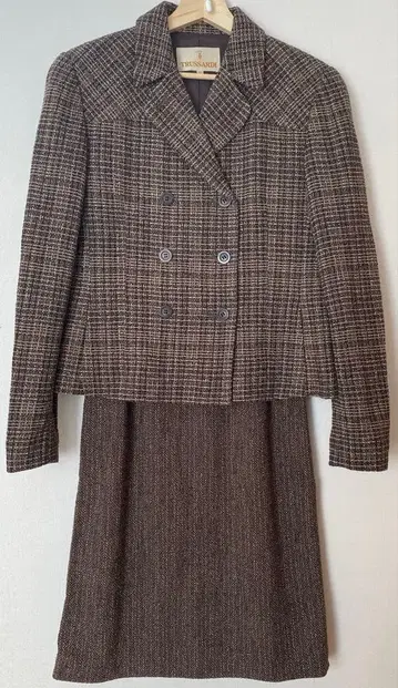 브라운 계열 체크 무늬 셋업