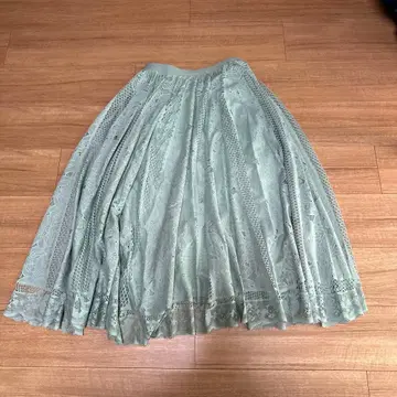 민트 그린 레이스 플레어 스커트