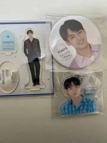 SEVENTEEN 민규 아크릴 스탠드 캔뱃지 키링