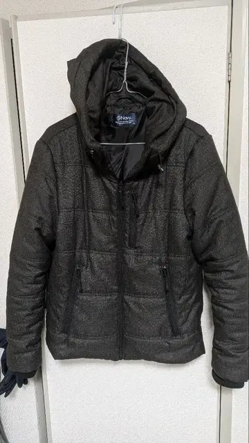 다크 그레이 퀼팅 다운 자켓