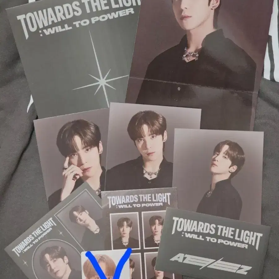 Ateez Yunho unreleased photocard poca on Bunjang Global Site.