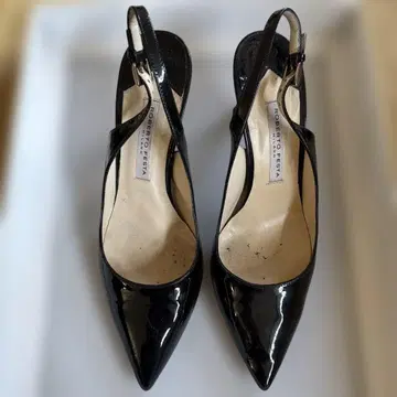 Roberto Festa 에나멜 가죽 하이힐