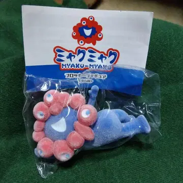오사카 만박 회장 한정판 미야쿠미야쿠 플로키 피규어 엎드린