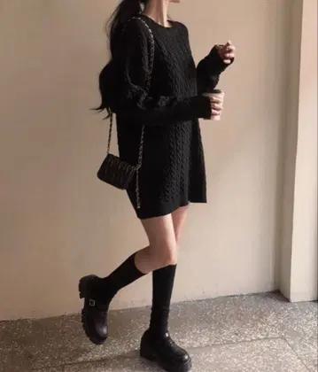 [BELLIDE MADE] 첫사랑 케이블 니트 원피스