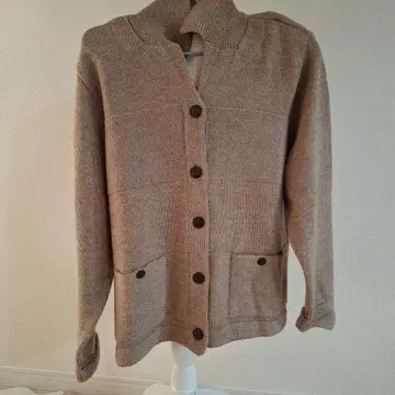 베이지 니트 가디건 버튼 포함