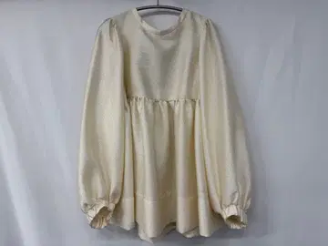 yori 요리 샤이니 퍼프 블라우스