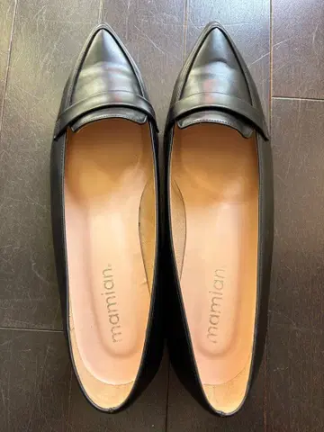 마미안 블랙 플랫슈즈 25.5cm