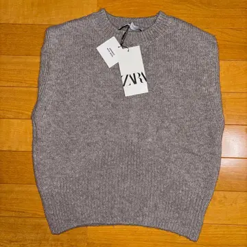 택 포함 미사용 새상품 ZARA 울 혼방 슬리브리스 니트 베스트 니트
