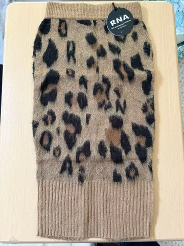 [택 포함: 새상품, 미사용] RNA 레오파드 무늬 롱 스커트 M 사이즈