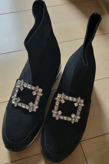 크리스탈 버클 블랙 스니커즈 L 사이즈
