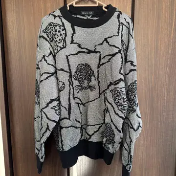 BLACK TEA 고슴도치 패턴 니트