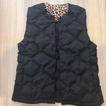 DEN HAM 블랙 다운 베스트 가격 인하 대응